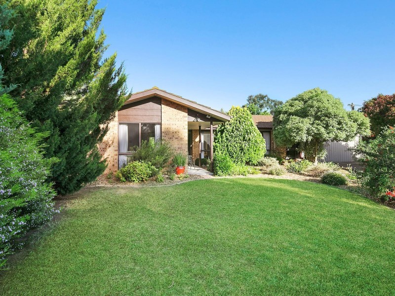 10 St John Crescent, Florey ACT 2615