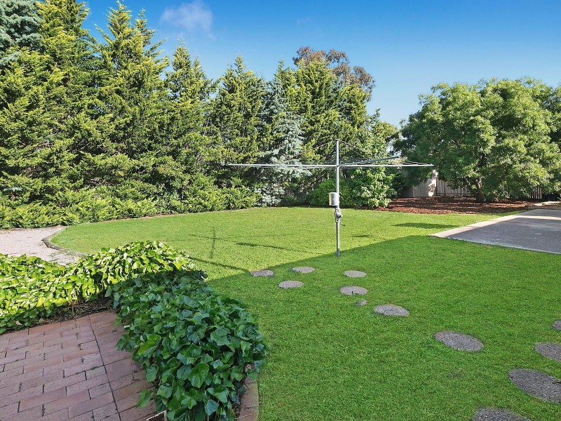 10 St John Crescent, Florey ACT 2615