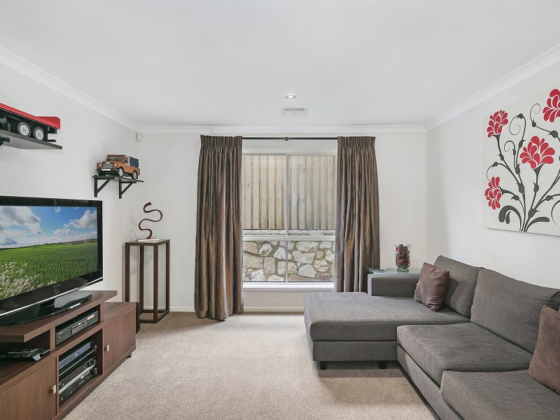 17 Alan Watt Crescent, Casey ACT 2913