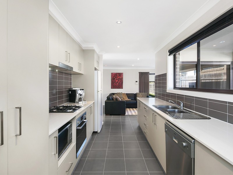 13 Pender Street, Casey ACT 2913