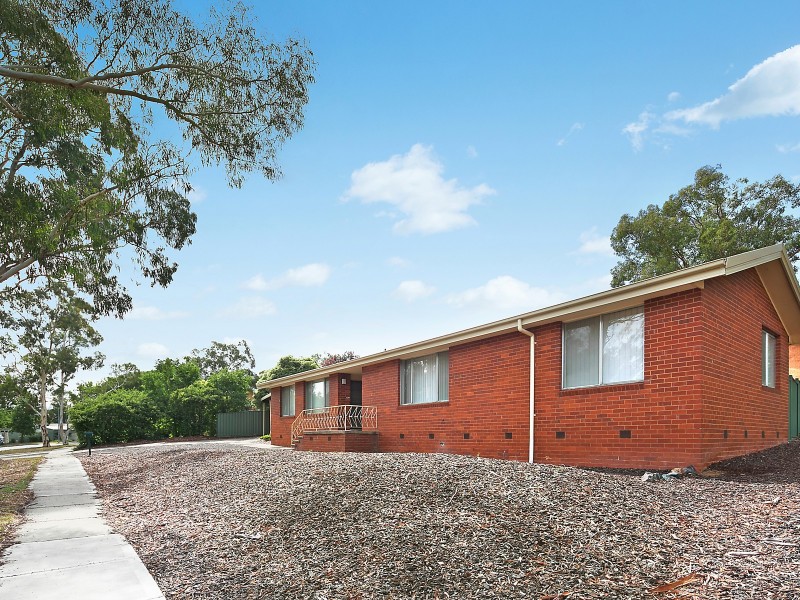 2 Burkitt Street, Page ACT 2614