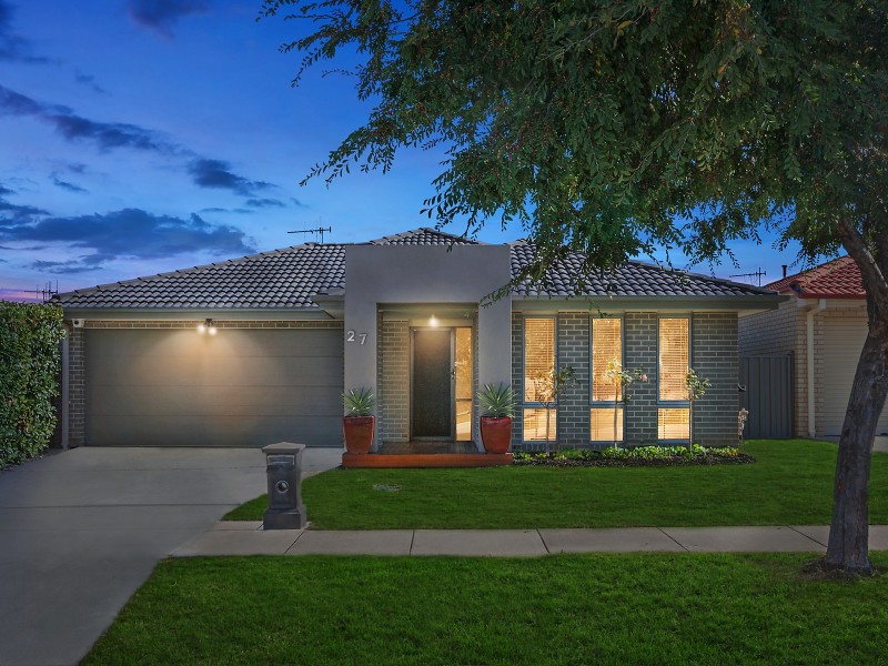 27 Henry Kendall Street, Franklin ACT 2913