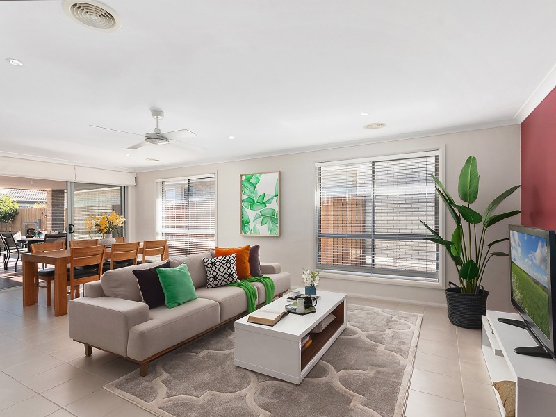 27 Henry Kendall Street, Franklin ACT 2913