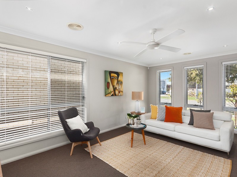 27 Henry Kendall Street, Franklin ACT 2913