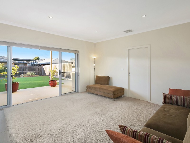 17 Oberon Close, Harrison ACT 2914