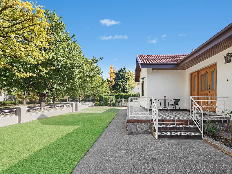 54 Booroondara Street, Reid ACT 2612