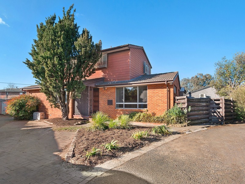 8 O’Loghlen Street, Latham ACT 2615