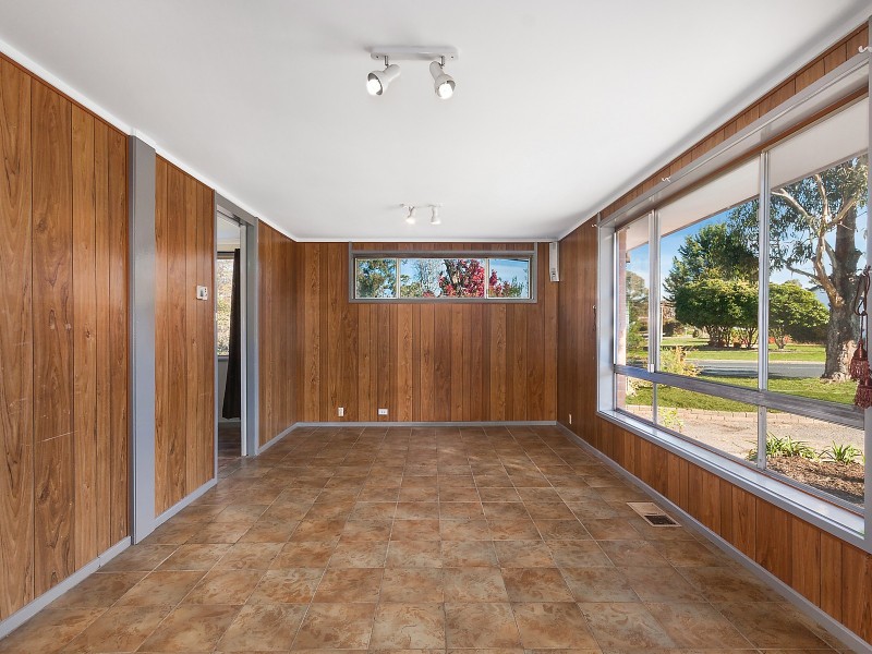 8 O’Loghlen Street, Latham ACT 2615