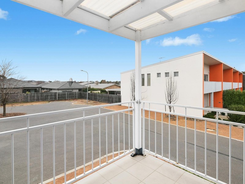 2/1 Oberon Close, Harrison ACT 2914