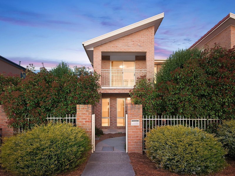 10 Glow Worm Grove, Harrison ACT 2914