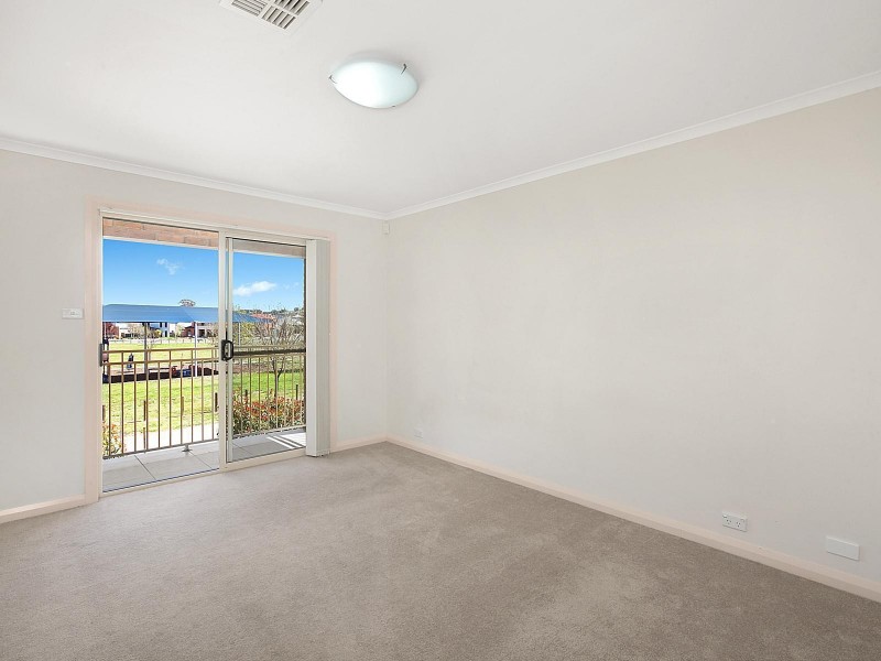 10 Glow Worm Grove, Harrison ACT 2914