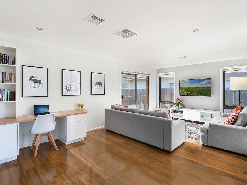 74 Narden Street, Crace ACT 2911