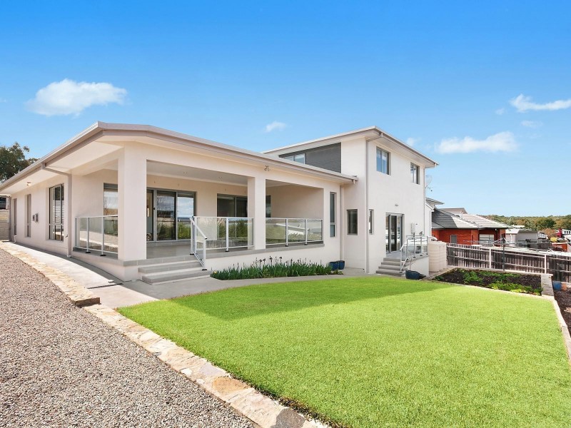 33 Doris Turner Street, Forde ACT 2914