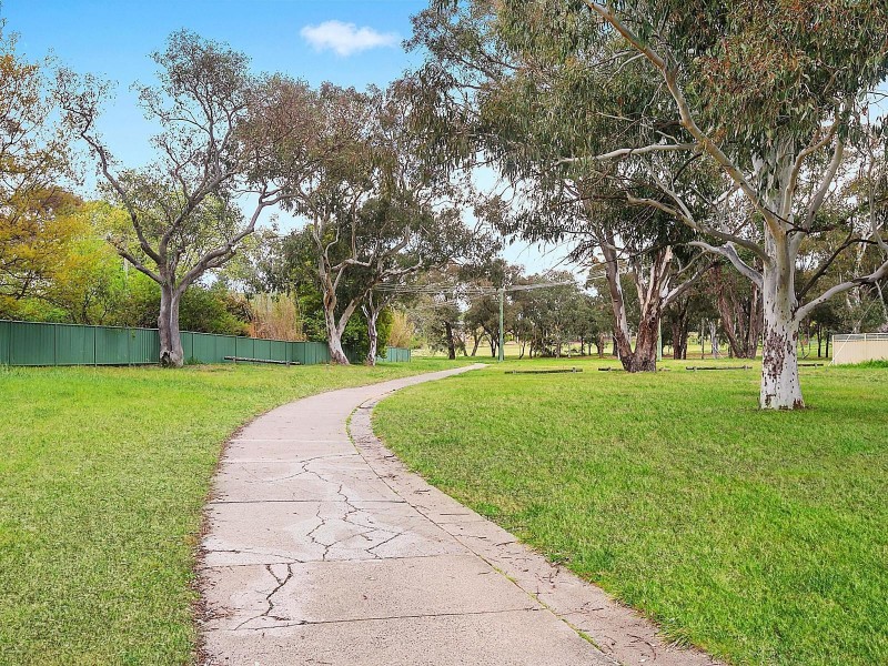 4 Marsh Place, Melba NSW 2615