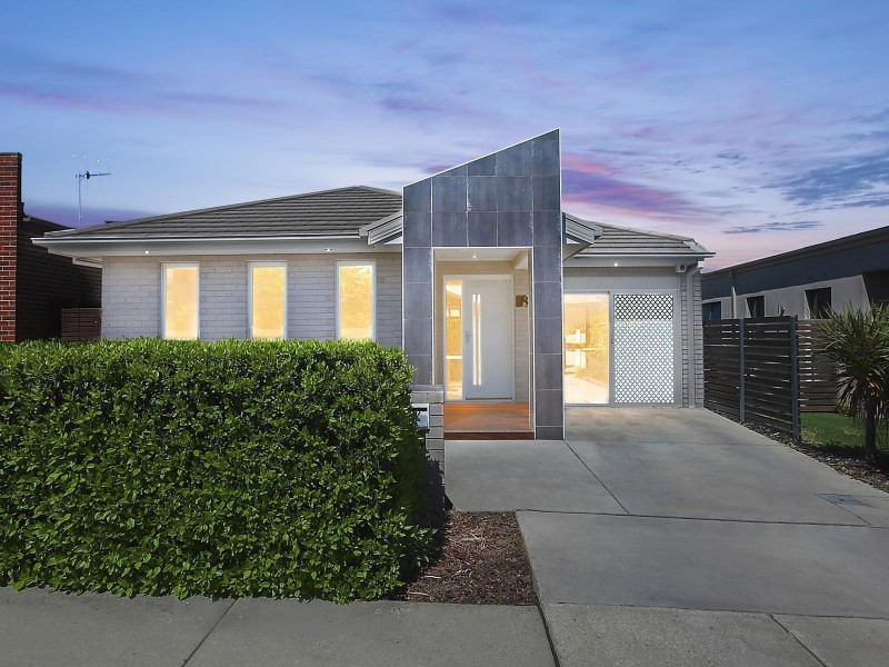 8 Clay Street, Bonner ACT 2914
