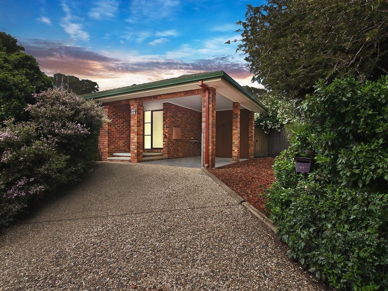 11 Lockhart Place, Amaroo ACT 2914