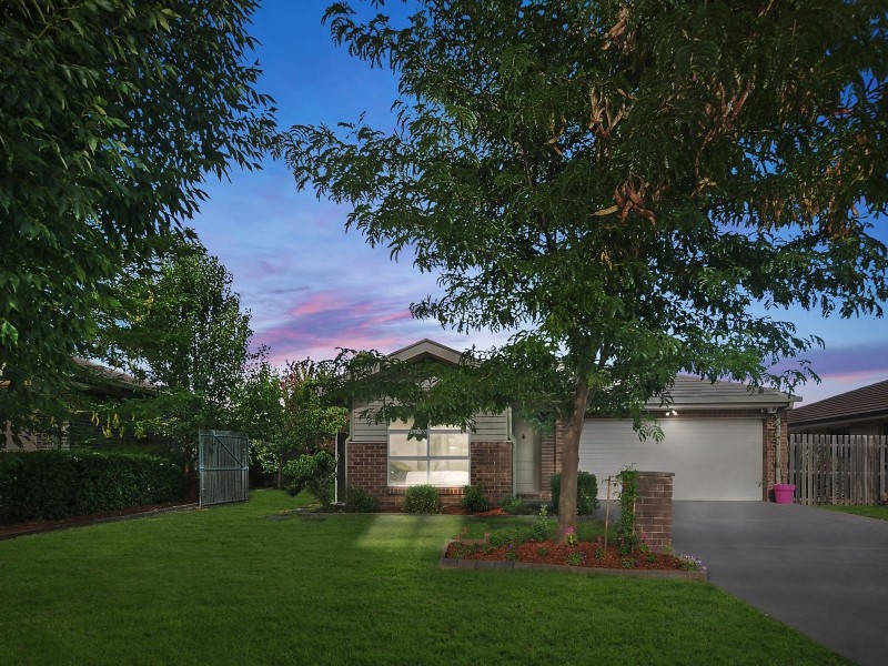 5 Loma Rudduck Street, Forde ACT 2914