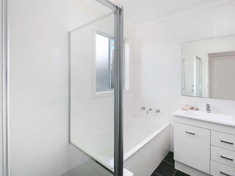 5 Loma Rudduck Street, Forde ACT 2914