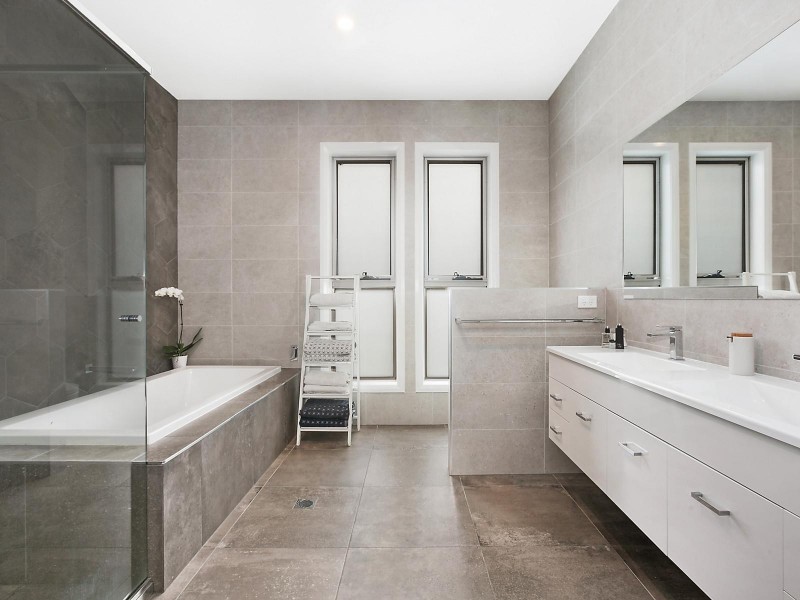 179 Waterfall Drive, Jerrabomberra NSW 2619