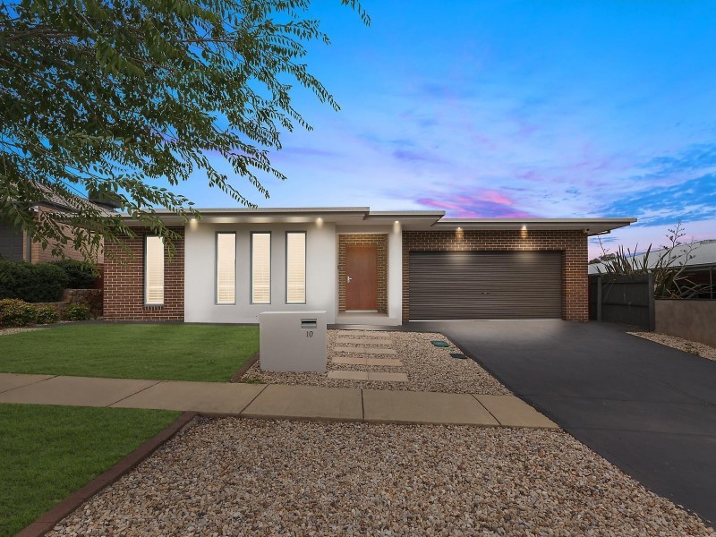 10 Flagstone Street, Harrison ACT 2914