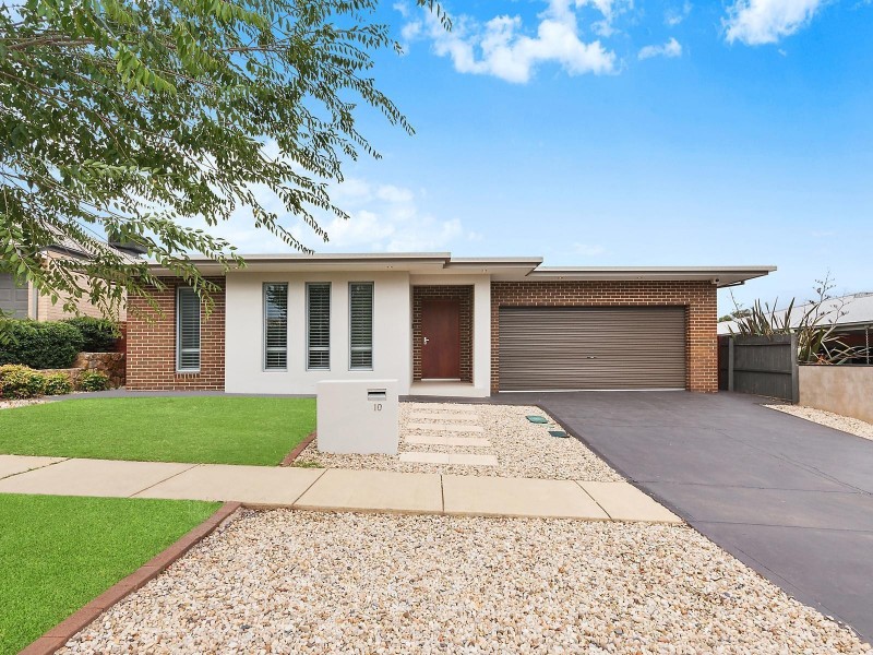 10 Flagstone Street, Harrison ACT 2914