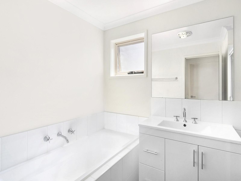 93 Macfarlane Burnet Avenue, Macgregor ACT 2615