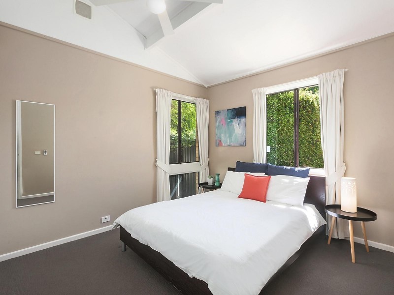 2 Holland Street, Macgregor ACT 2615