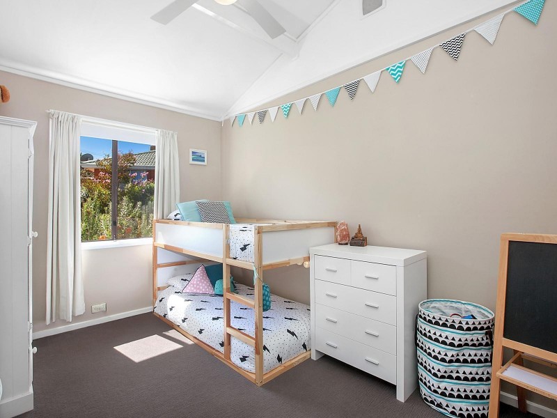 2 Holland Street, Macgregor ACT 2615