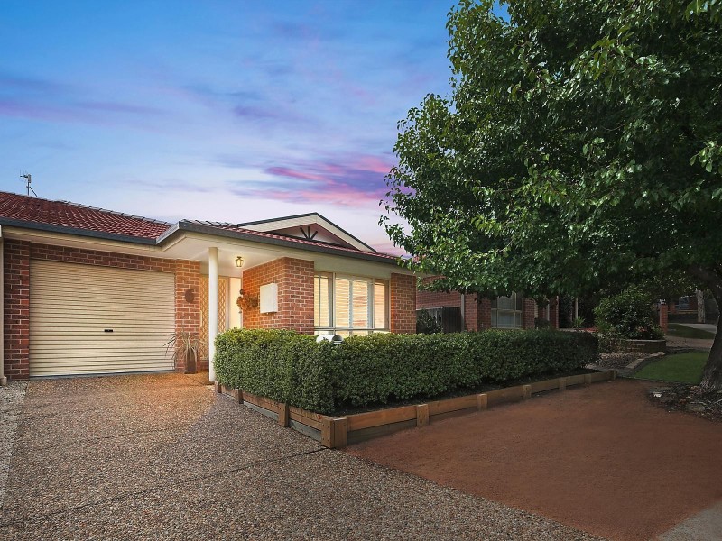 6 Marou Place, Ngunnawal ACT 2913