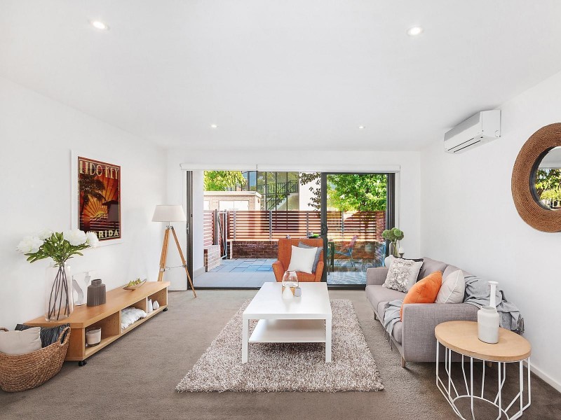 2/39 Jerrabomberra Avenue, Narrabundah ACT 2604