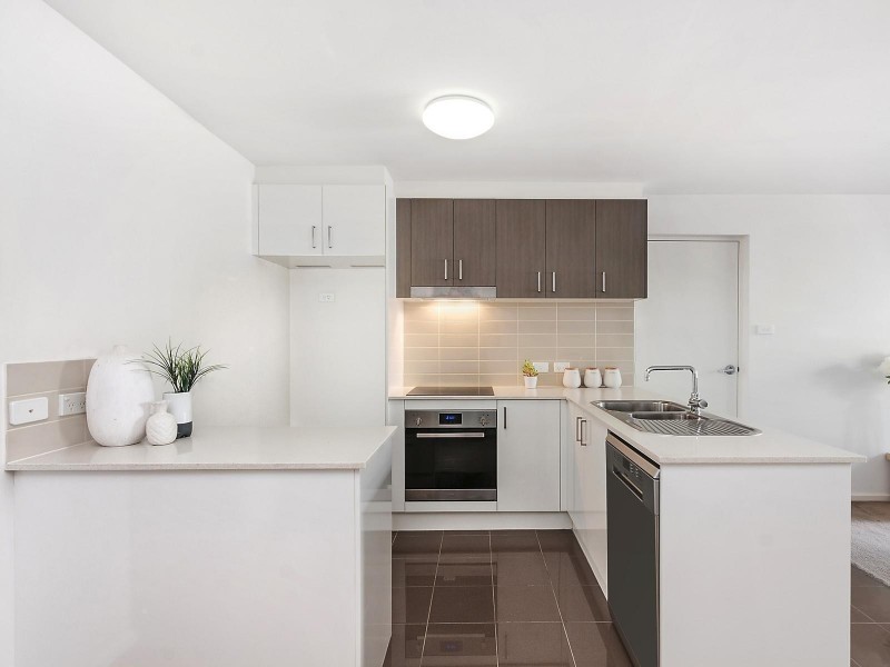2/39 Jerrabomberra Avenue, Narrabundah ACT 2604
