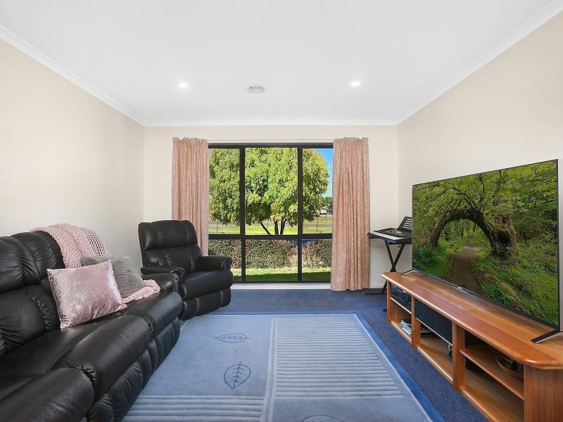 27 Delma View, Gungahlin ACT 2912
