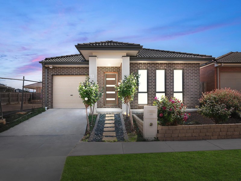 12 Rob Riley Circuit, Bonner ACT 2914