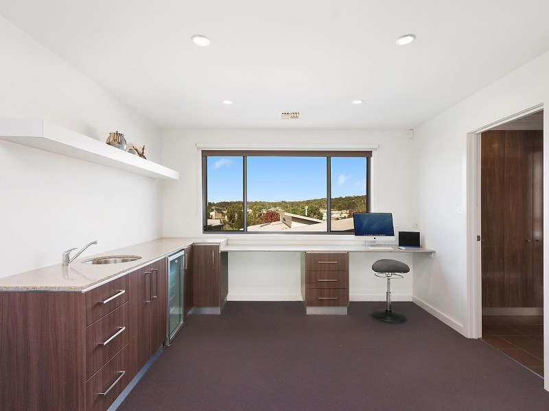 7 Ray Ellis Crescent, Forde ACT 2914