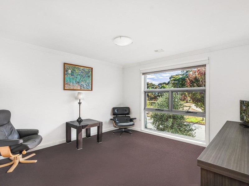 7 Ray Ellis Crescent, Forde ACT 2914