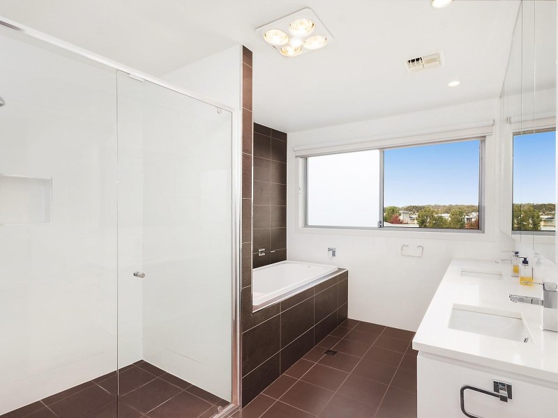 7 Ray Ellis Crescent, Forde ACT 2914