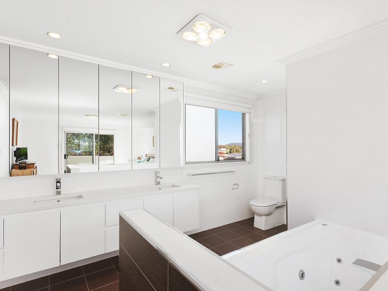 7 Ray Ellis Crescent, Forde ACT 2914