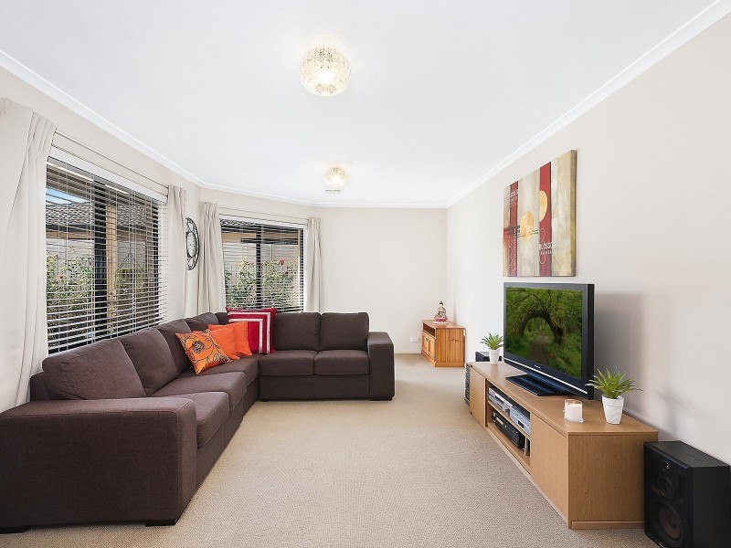 8 Genoa Street, Amaroo ACT 2914