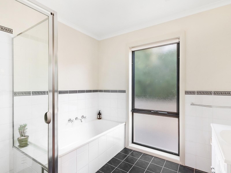 8 Genoa Street, Amaroo ACT 2914