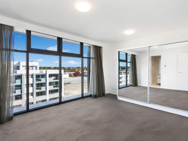 19/35 Eastlake Parade, Kingston ACT 2604