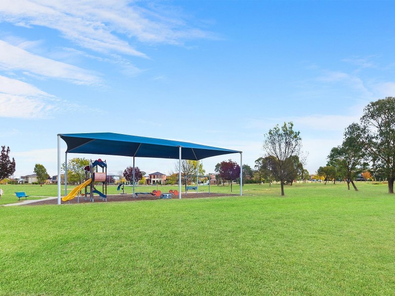 14 Glow Worm Grove, Harrison ACT 2914
