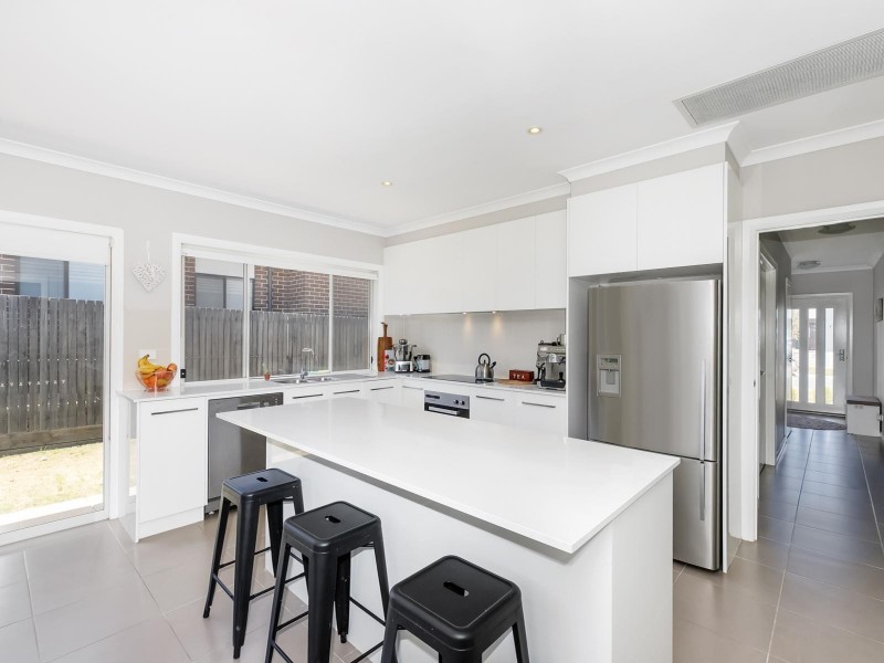 176 Langtree Crescent, Crace ACT 2911