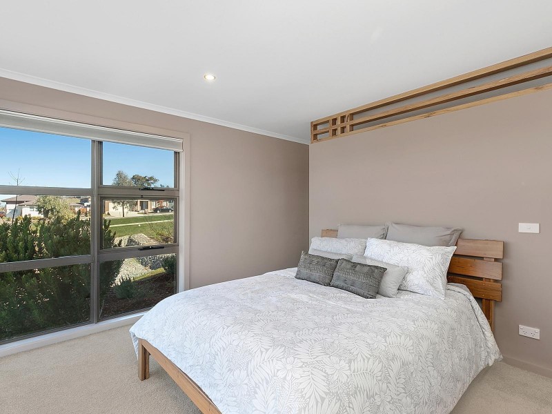 5 Lucy Beeton Crescent, Bonner ACT 2914