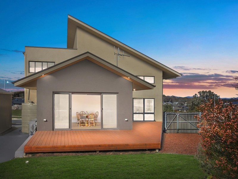 5 Lucy Beeton Crescent, Bonner ACT 2914