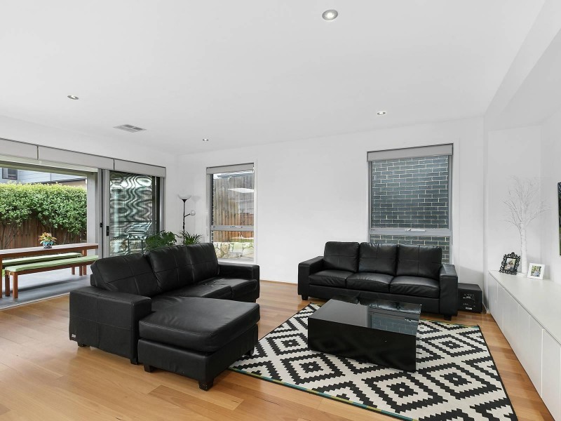 8 Hooton Street, Forde ACT 2914