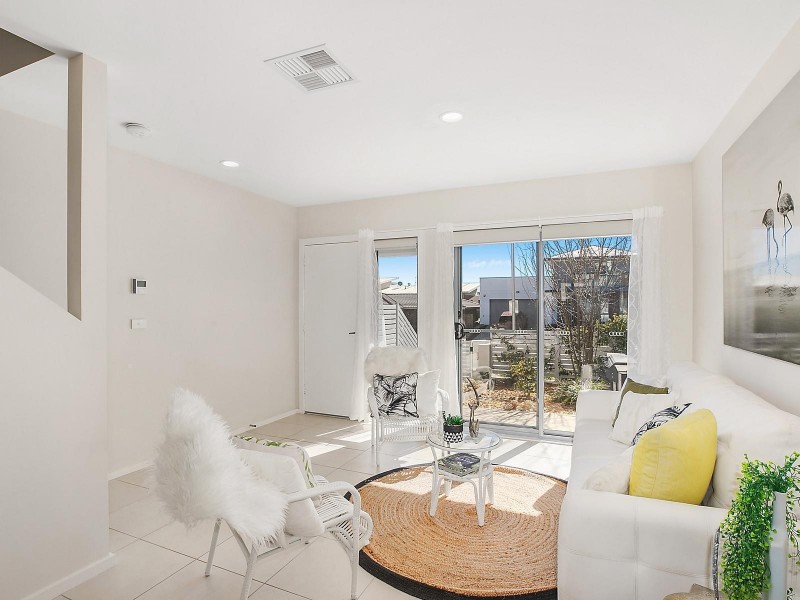 8 Junee Street, Crace ACT 2911