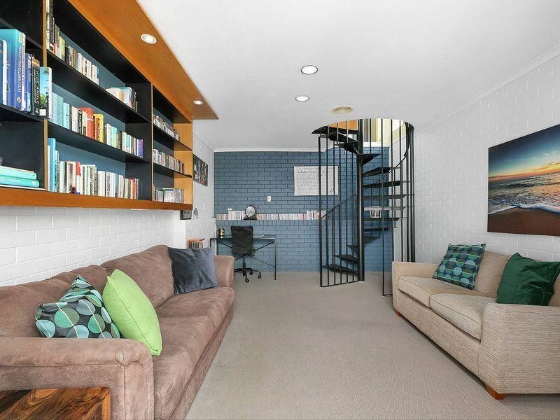 18 Sharwood Crescent, Evatt ACT 2617