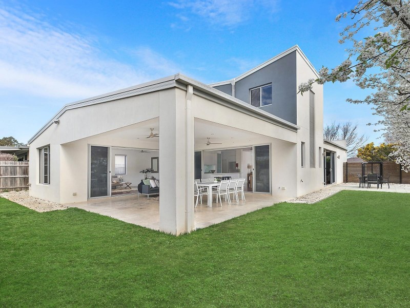 17 Bungle Bungle Crescent, Harrison ACT 2914