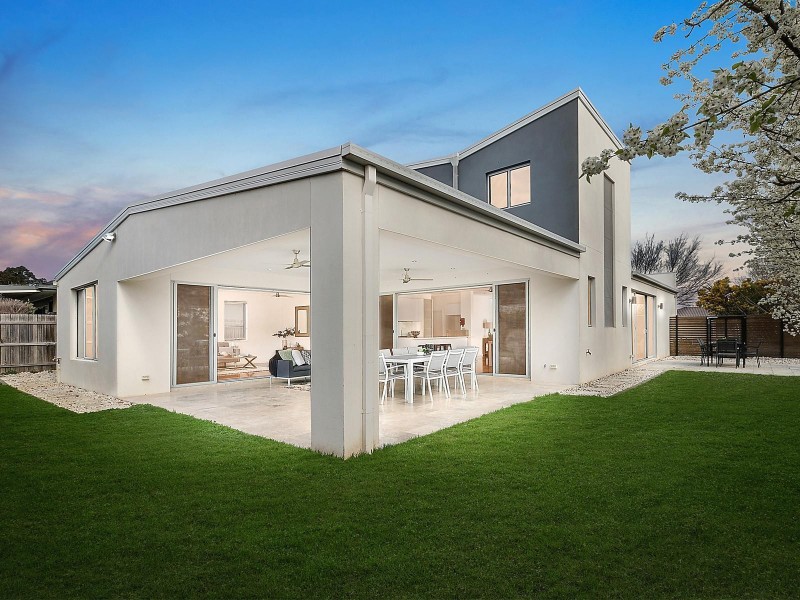 17 Bungle Bungle Crescent, Harrison ACT 2914