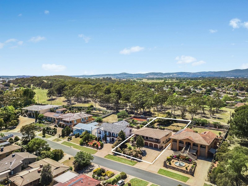 17 Sculptor Street, Giralang ACT 2617